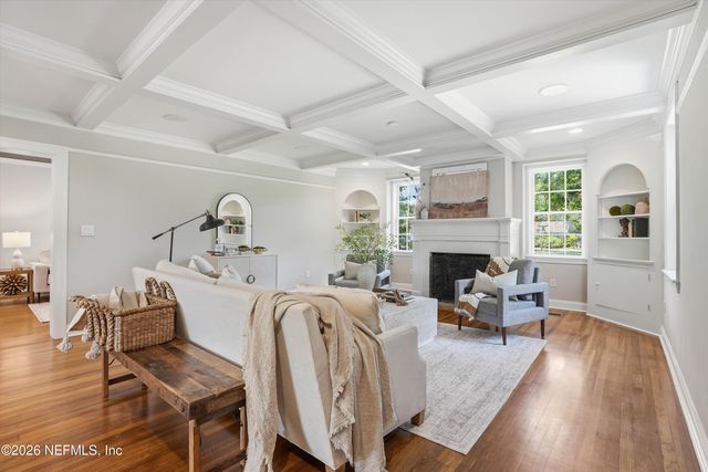 1052 HOLLY Lane, Jacksonville, FL 32207