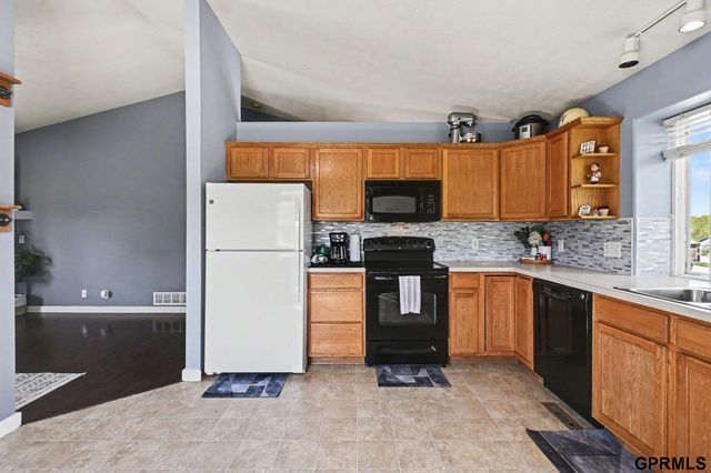 18951 Y Street, Omaha, NE 68135