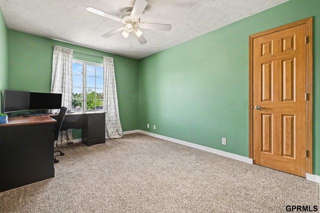 18951 Y Street, Omaha, NE 68135