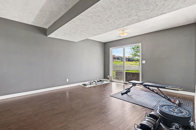 18951 Y Street, Omaha, NE 68135