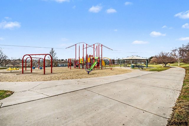 18951 Y Street, Omaha, NE 68135