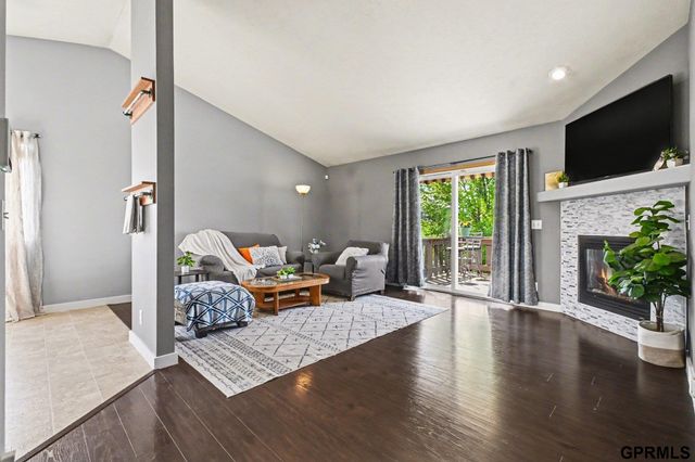 18951 Y Street, Omaha, NE 68135