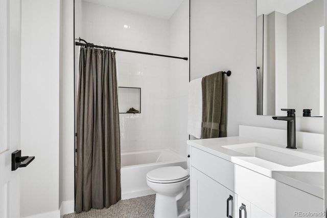8260 E 36th Avenue 30, Denver, CO 80238