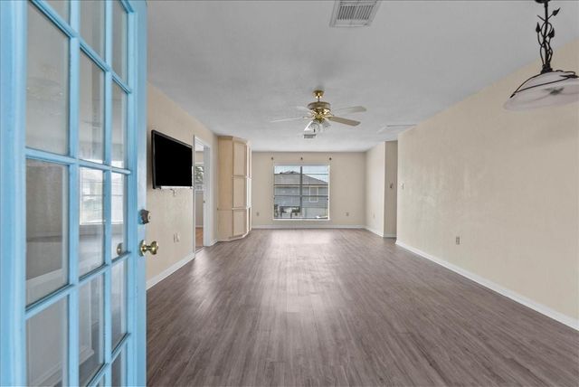 984 Bonita Street, Bayou Vista, TX 77563