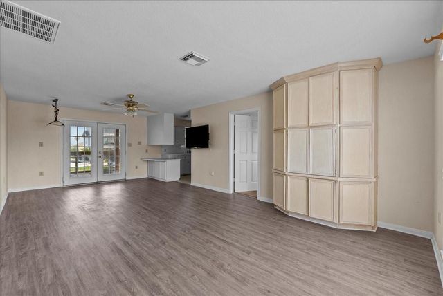 984 Bonita Street, Bayou Vista, TX 77563
