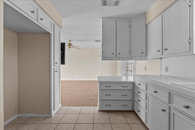 984 Bonita Street, Bayou Vista, TX 77563