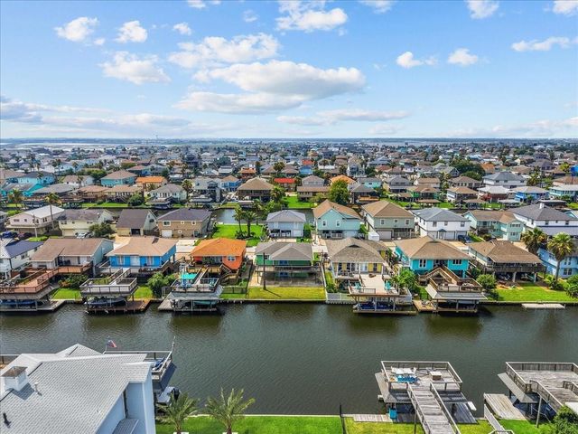 984 Bonita Street, Bayou Vista, TX 77563