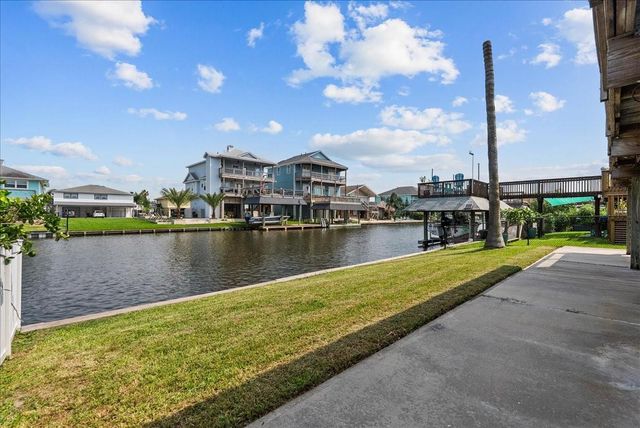 984 Bonita Street, Bayou Vista, TX 77563