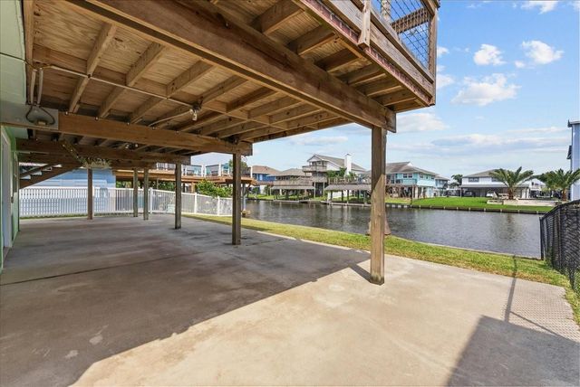 984 Bonita Street, Bayou Vista, TX 77563
