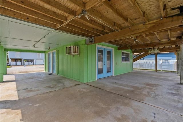 984 Bonita Street, Bayou Vista, TX 77563
