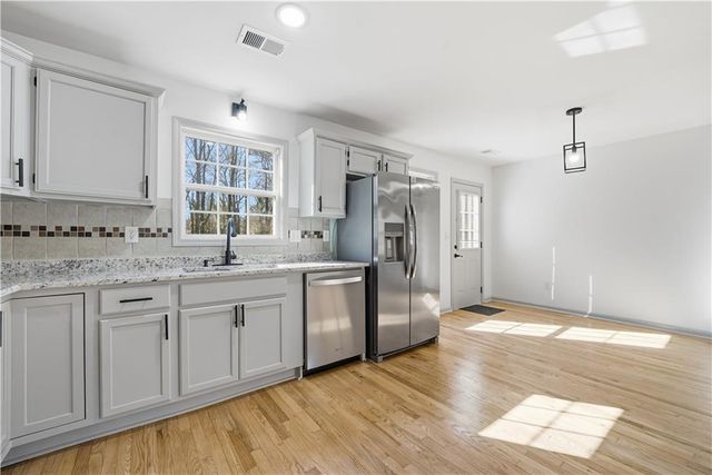 2151 GrayField Drive, Grayson, GA 30017