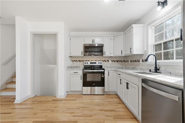 2151 GrayField Drive, Grayson, GA 30017