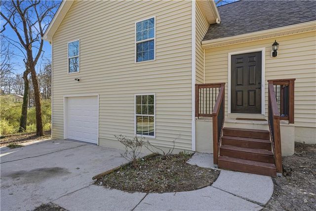2151 GrayField Drive, Grayson, GA 30017