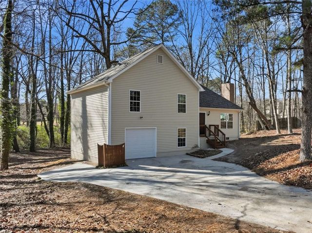 2151 GrayField Drive, Grayson, GA 30017