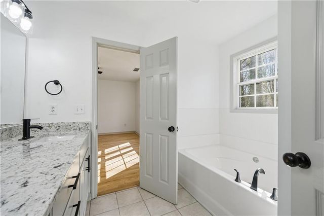 2151 GrayField Drive, Grayson, GA 30017