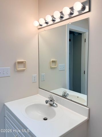 202 Fairway Drive, Hampstead, NC 28443