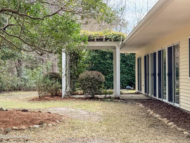 202 Fairway Drive, Hampstead, NC 28443