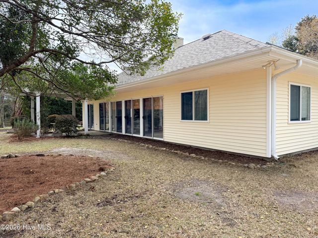 202 Fairway Drive, Hampstead, NC 28443