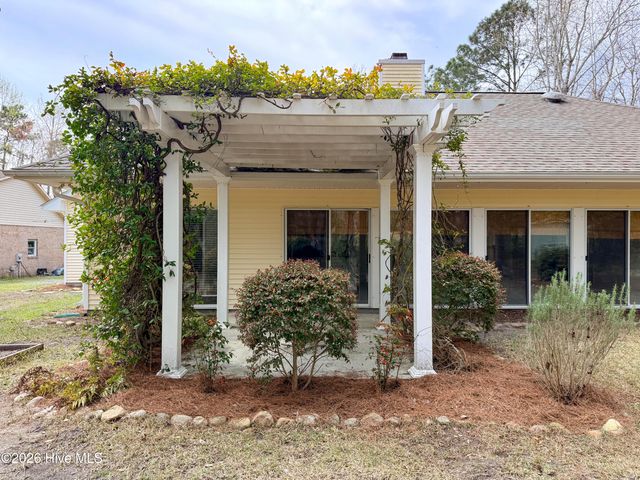 202 Fairway Drive, Hampstead, NC 28443