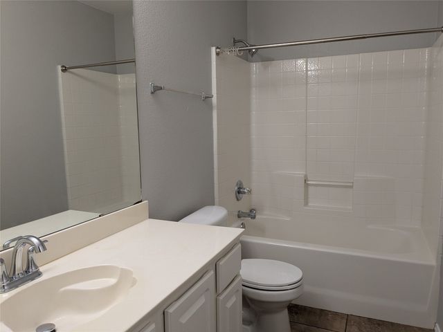 6005 Harwood Crossing Drive, Arlington, TX 76018