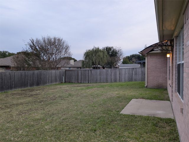 6005 Harwood Crossing Drive, Arlington, TX 76018