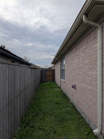 6005 Harwood Crossing Drive, Arlington, TX 76018