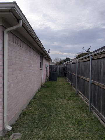 6005 Harwood Crossing Drive, Arlington, TX 76018