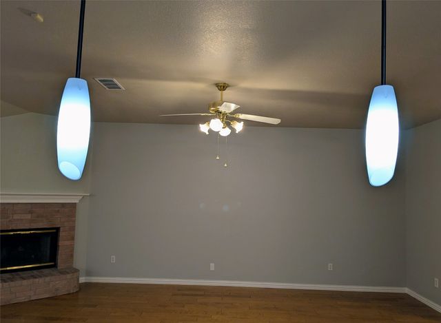 6005 Harwood Crossing Drive, Arlington, TX 76018