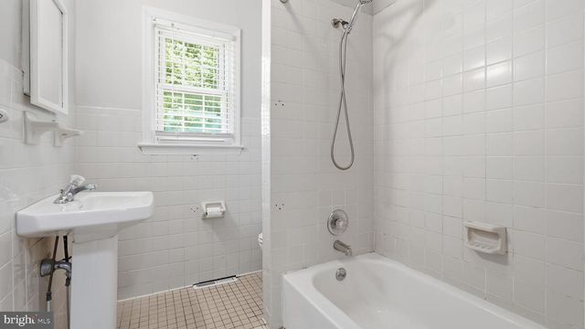 6499 BRIGGS RD, Warrenton, VA 20187