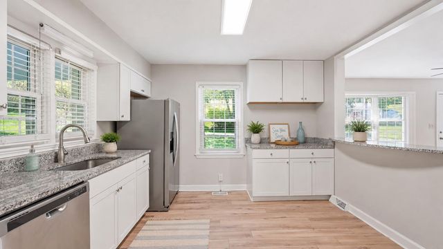 6499 BRIGGS RD, Warrenton, VA 20187