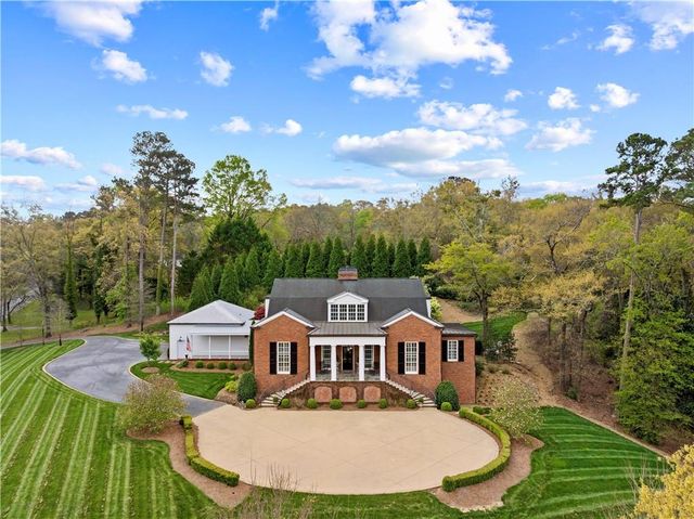 315 E Line Street, Calhoun, GA 30701