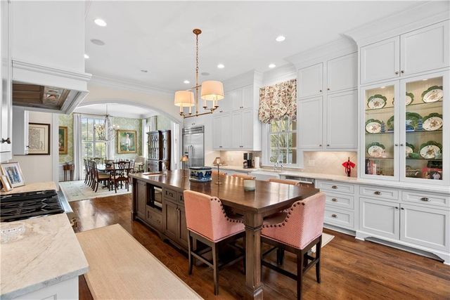 315 E Line Street, Calhoun, GA 30701