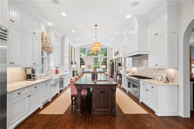 315 E Line Street, Calhoun, GA 30701