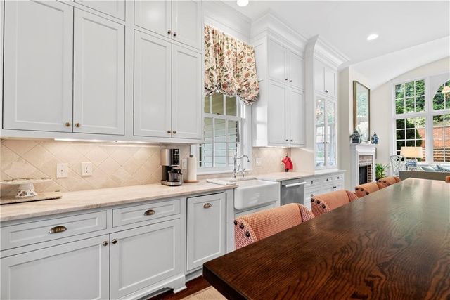 315 E Line Street, Calhoun, GA 30701