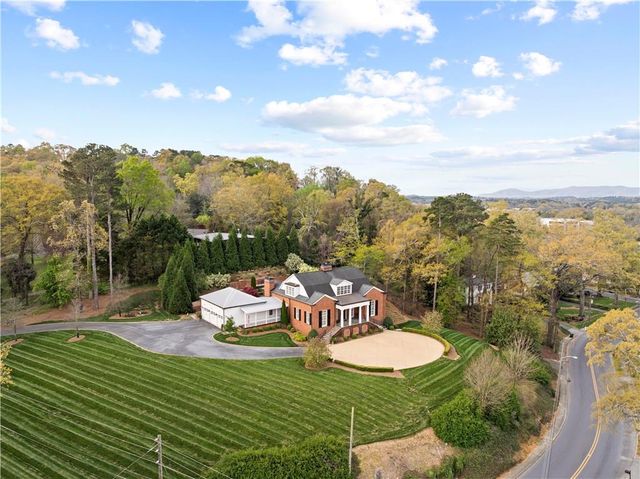 315 E Line Street, Calhoun, GA 30701