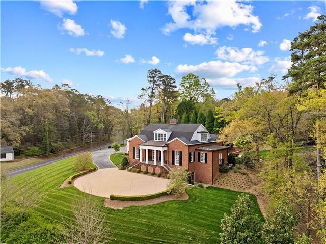 315 E Line Street, Calhoun, GA 30701