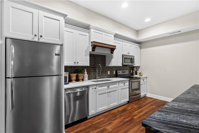 315 E Line Street, Calhoun, GA 30701