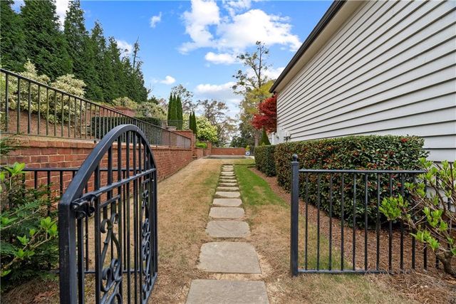 315 E Line Street, Calhoun, GA 30701