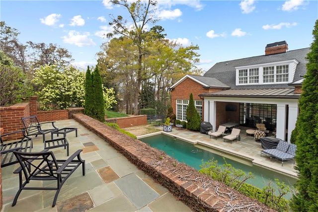 315 E Line Street, Calhoun, GA 30701