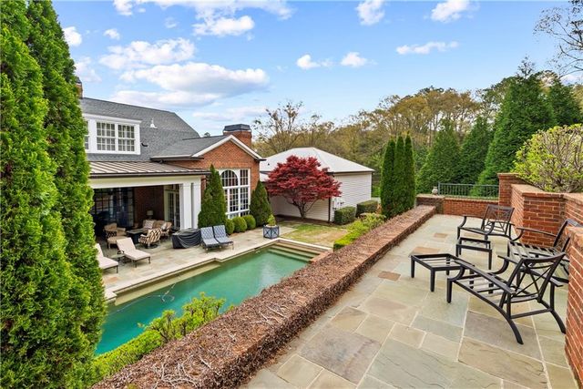 315 E Line Street, Calhoun, GA 30701