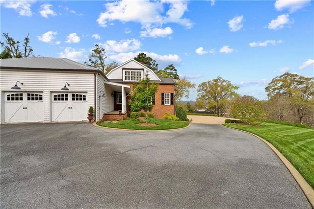 315 E Line Street, Calhoun, GA 30701