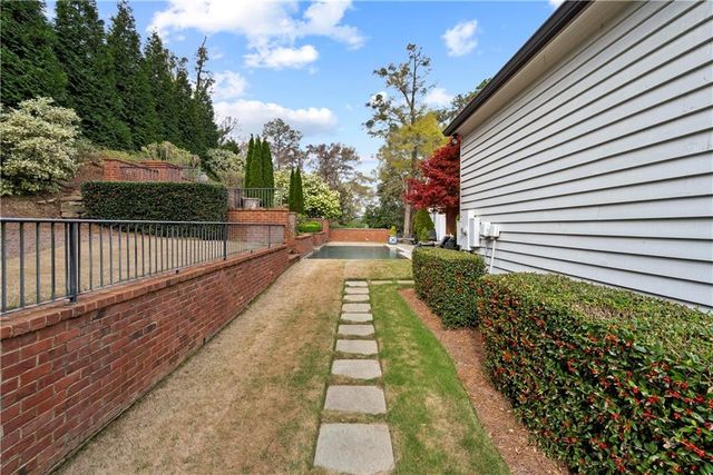 315 E Line Street, Calhoun, GA 30701