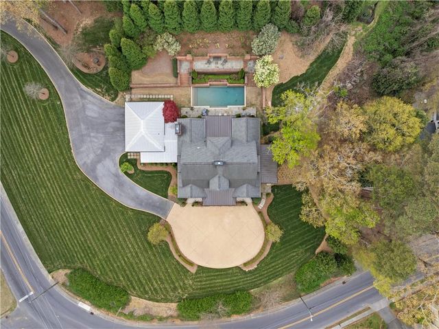 315 E Line Street, Calhoun, GA 30701