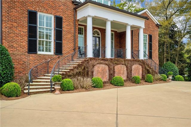 315 E Line Street, Calhoun, GA 30701