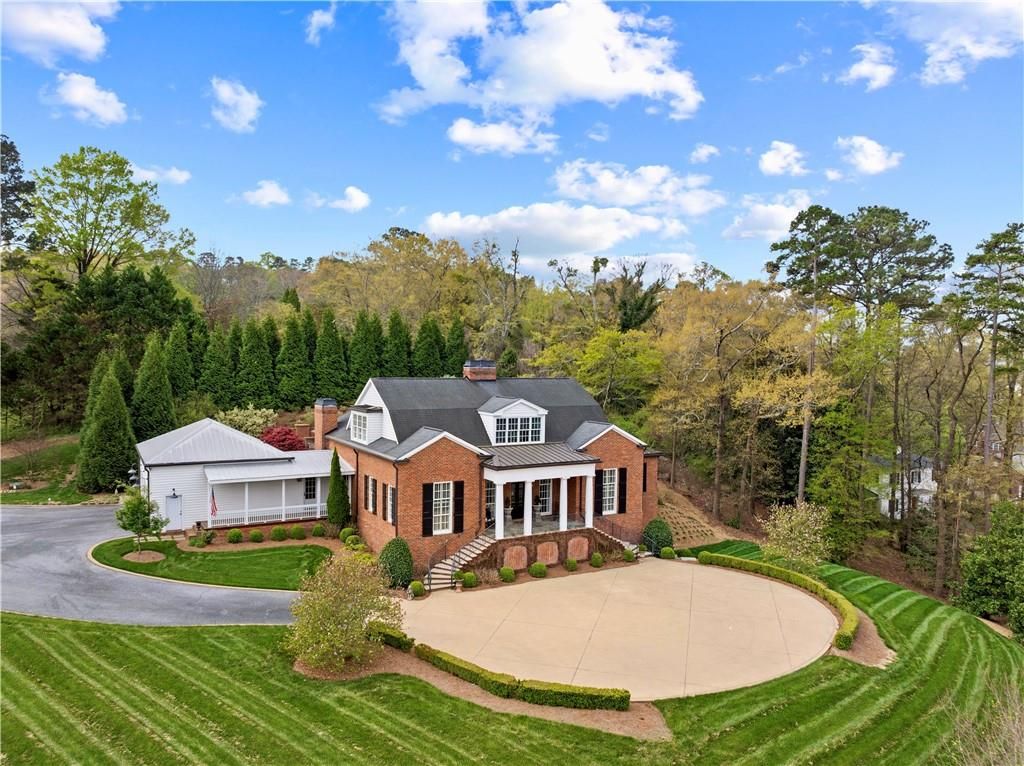 315 E Line Street, Calhoun, GA 30701