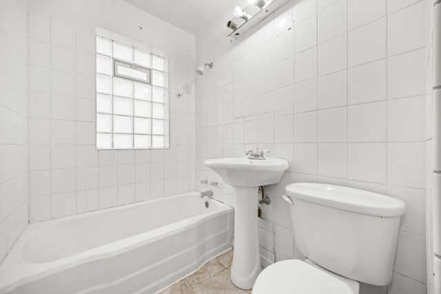 1527 Wentworth Avenue, Calumet City, IL 60409