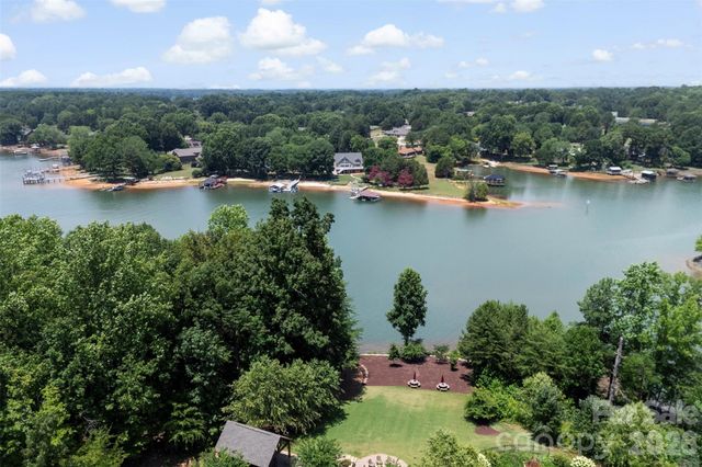 140 Beacon Drive A, Mooresville, NC 28117