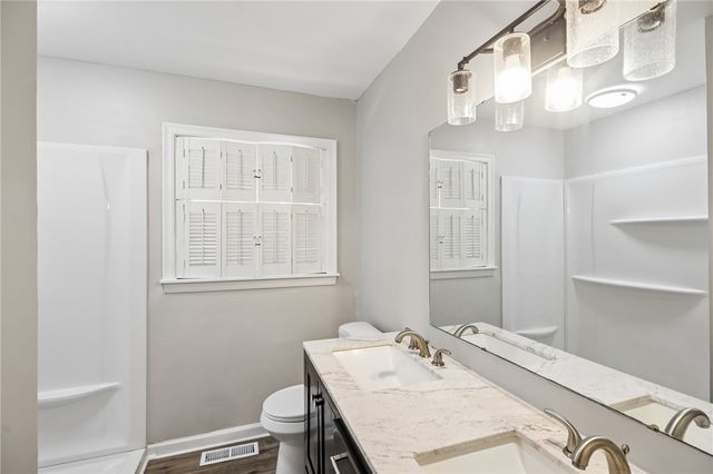 5560 Hugh Drive, Washington Twp, OH 45459