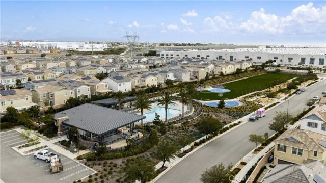 16680 Wyndham Lane 3, Fontana, CA 92336