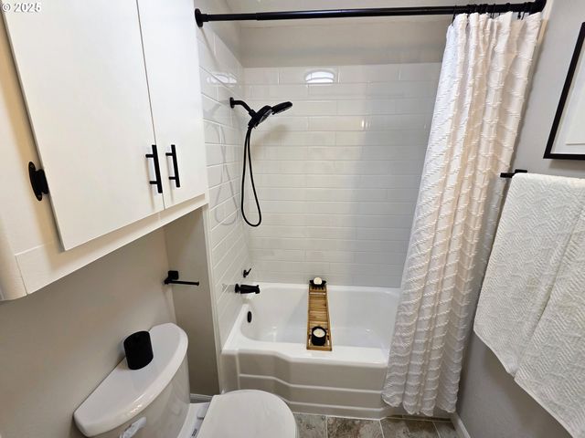 2334 RANDALL St, West Linn, OR 97068